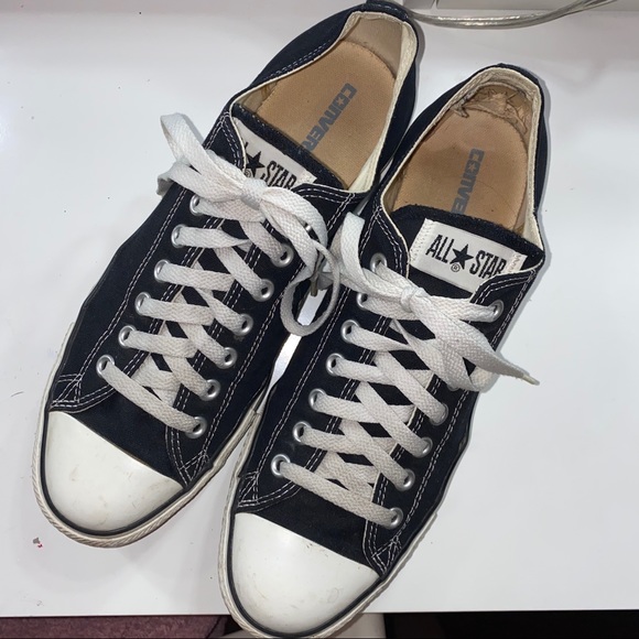 chuck taylor black low cut